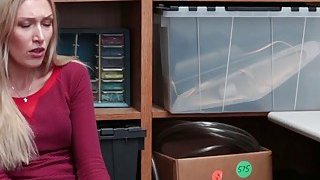 LP Officer pounding Sierra Nicole on top of his cock