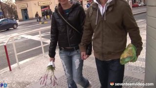 Flowers and fuck for a teen girlfriend