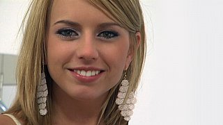 Lexi Belle doing hadjob