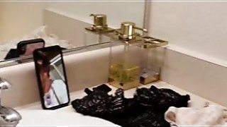 A thirsty girl that loves big cockqvsx9